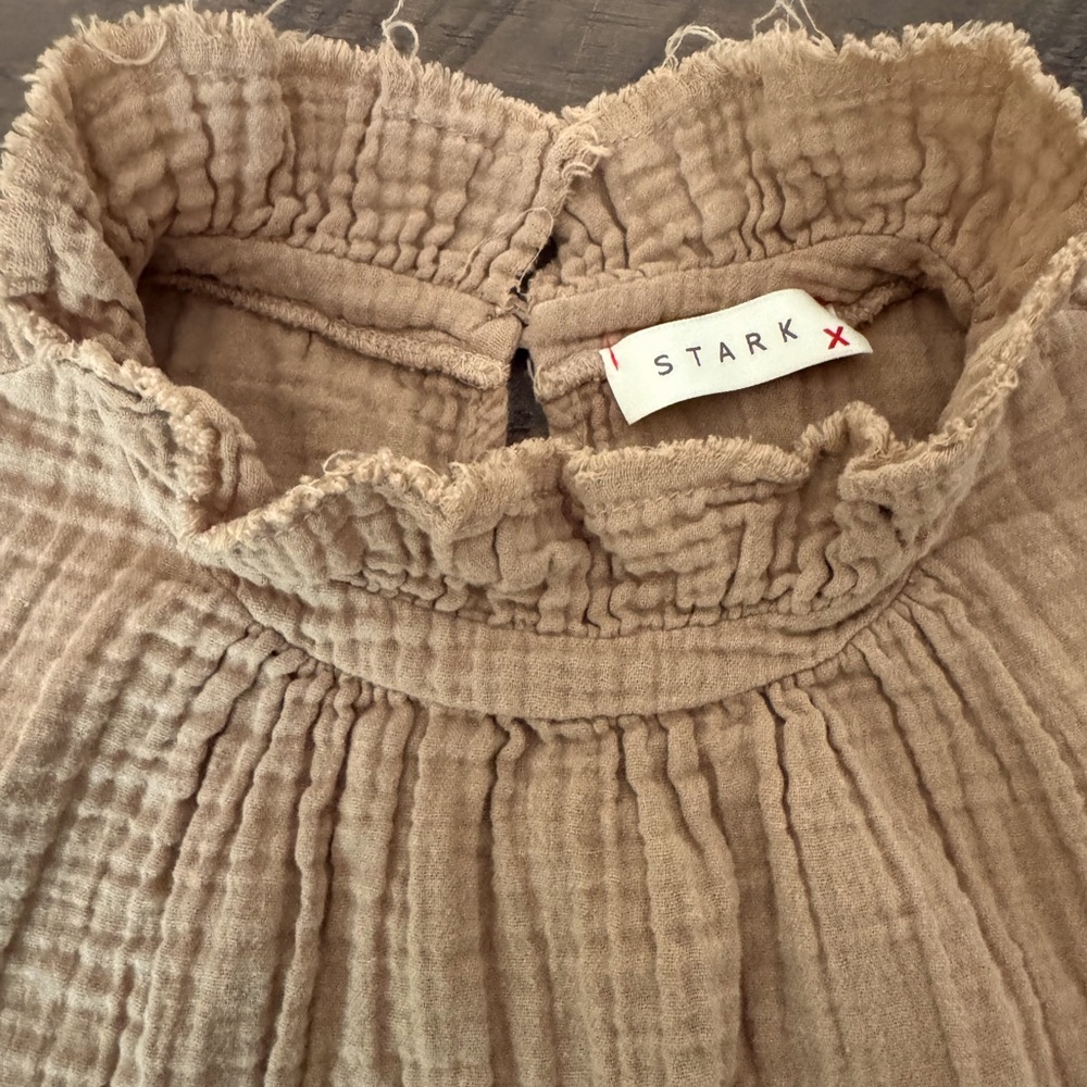 Stark x Gauze Top - Picture 6 of 9